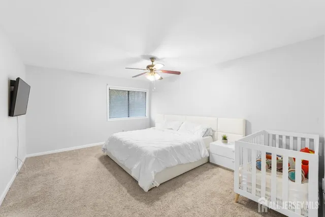 $460,000 | 158 Henderson Place, East Windsor, NJ 08520