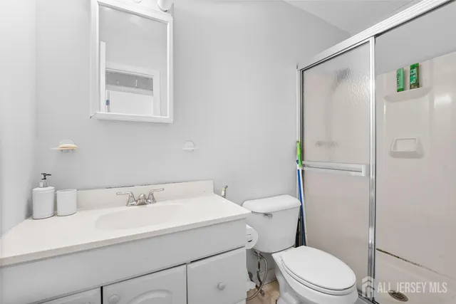 $460,000 | 158 Henderson Place, East Windsor, NJ 08520