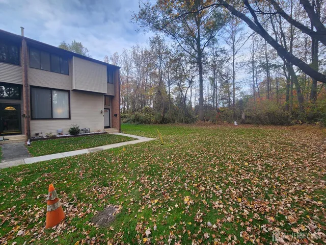 $460,000 | 158 Henderson Place, East Windsor, NJ 08520