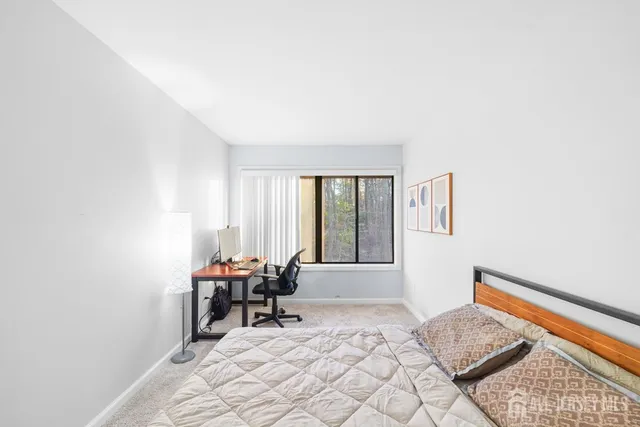 $460,000 | 158 Henderson Place, East Windsor, NJ 08520