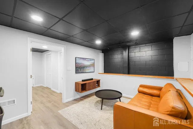 $460,000 | 158 Henderson Place, East Windsor, NJ 08520