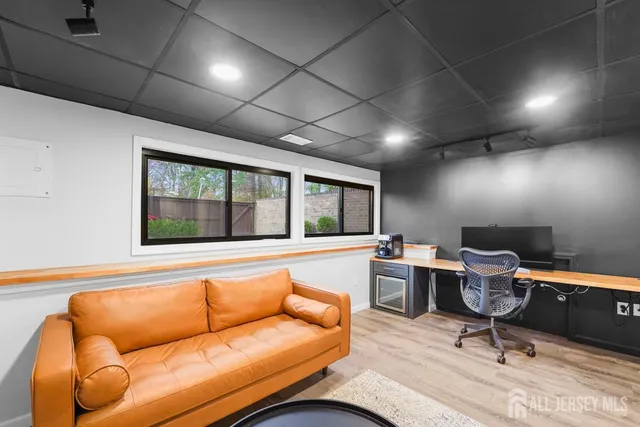 $460,000 | 158 Henderson Place, East Windsor, NJ 08520