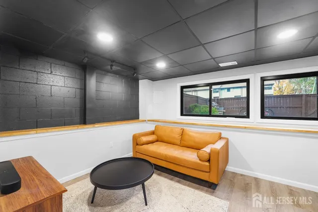 $460,000 | 158 Henderson Place, East Windsor, NJ 08520