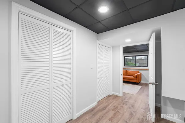 $460,000 | 158 Henderson Place, East Windsor, NJ 08520