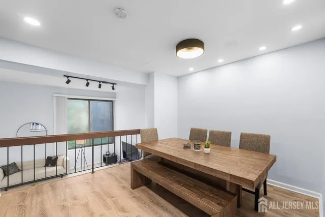 $460,000 | 158 Henderson Place, East Windsor, NJ 08520