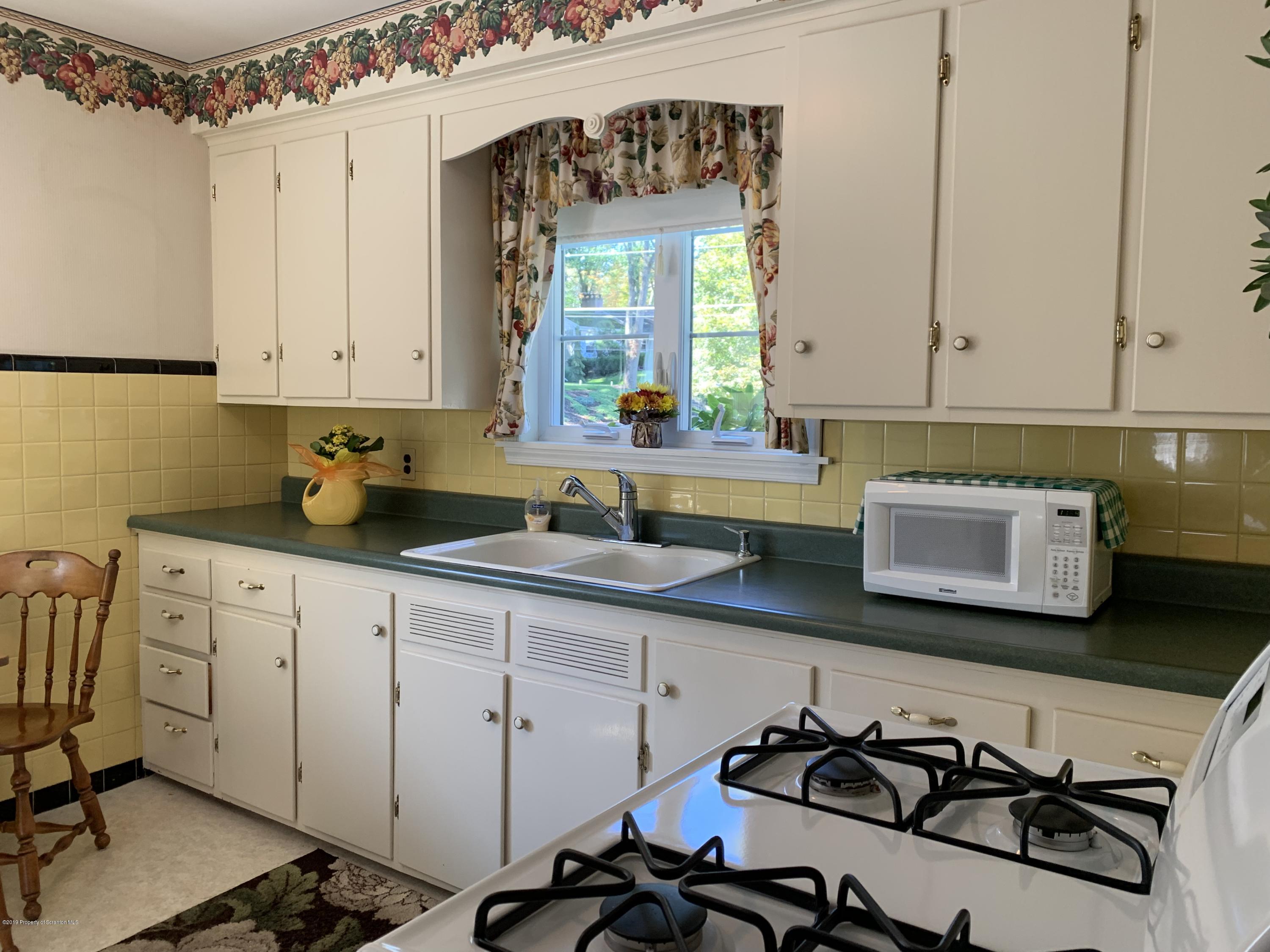 107 Upper Knapp Road Clarks Summit, PA 18411 - Photo 9 of 22 Gallery Image 9