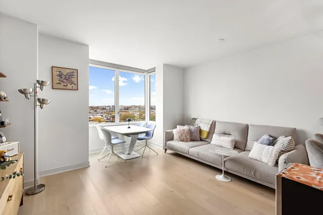 $949,000 | 1000 Maxwell Lane, Unit 11I, Hoboken, NJ 07030