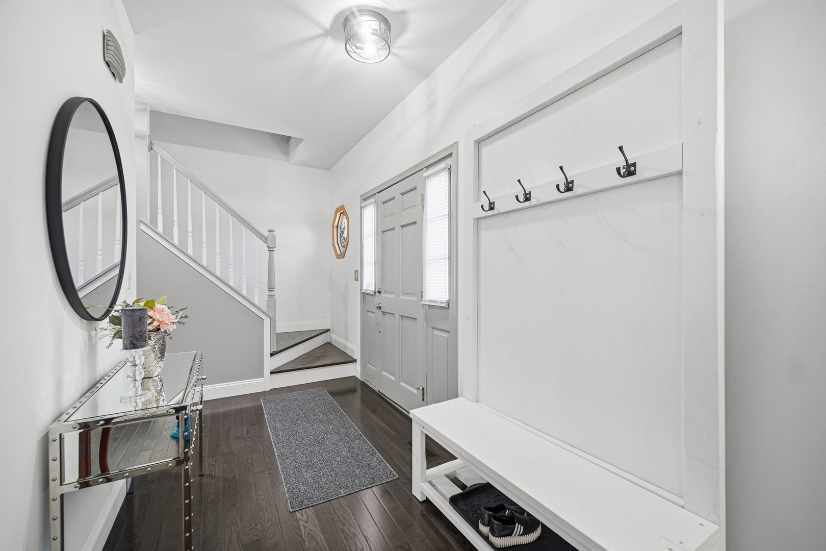 90 Rodenburg Road Roselle, IL 60172 - Photo 3 of 33