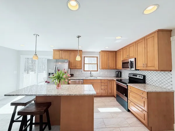 $599,000 | 6 Sunrise Avenue, Auburn, MA 01501