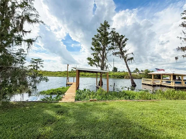 a view of a backyard with garden