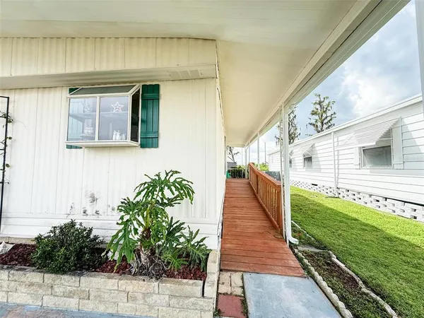 $259,900 | 1401 West Highway 50, Unit 179, Clermont, FL 34711
