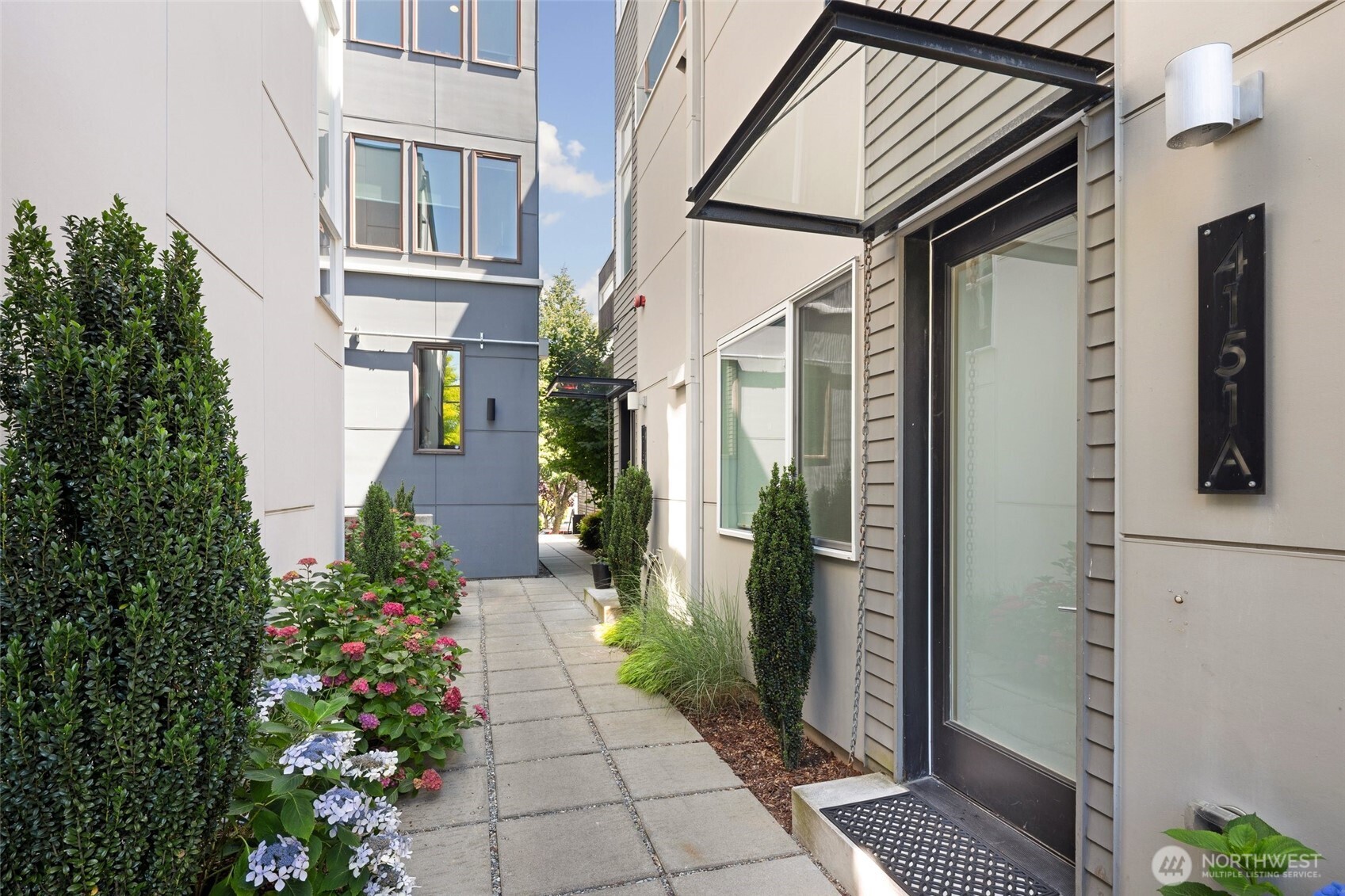 4151 California Avenue Southwest, Unit A Seattle, WA 98116 - Photo 2 of 37 Gallery Image 2