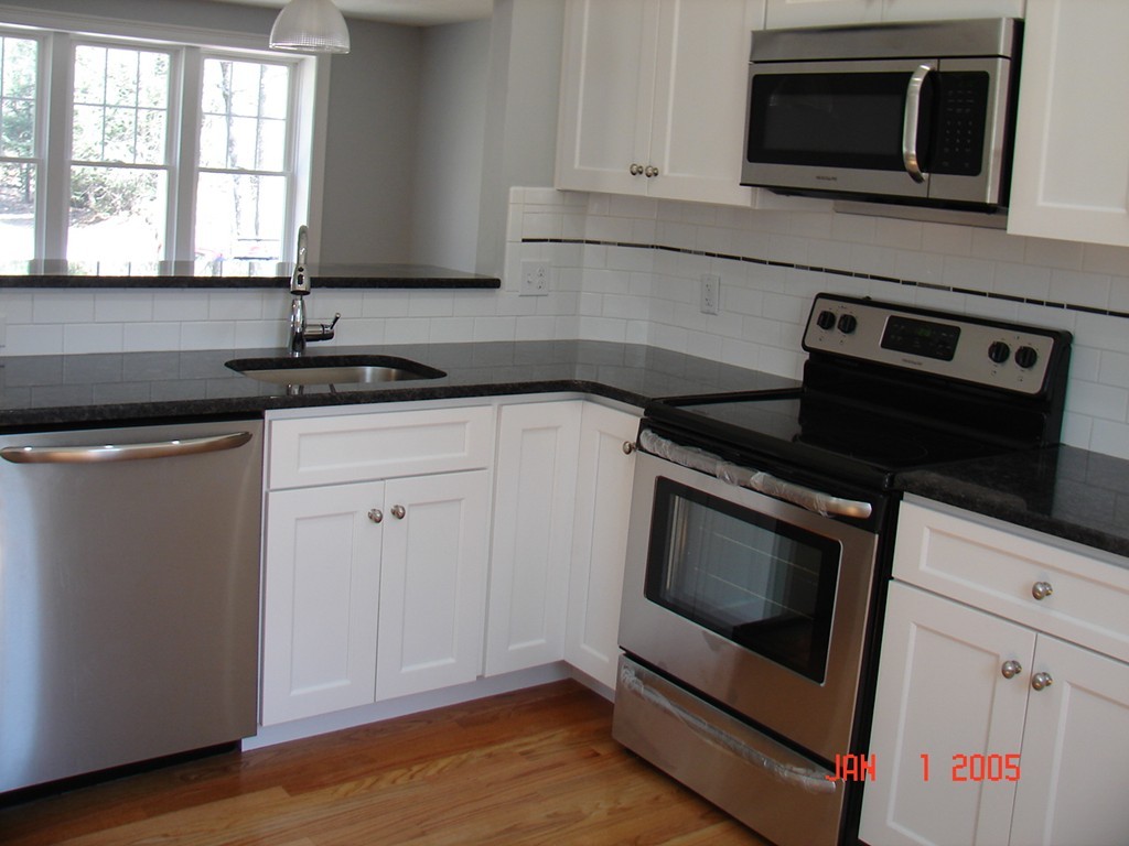 136 Lower Gore Road Webster, MA 01570 - Photo 3 of 30