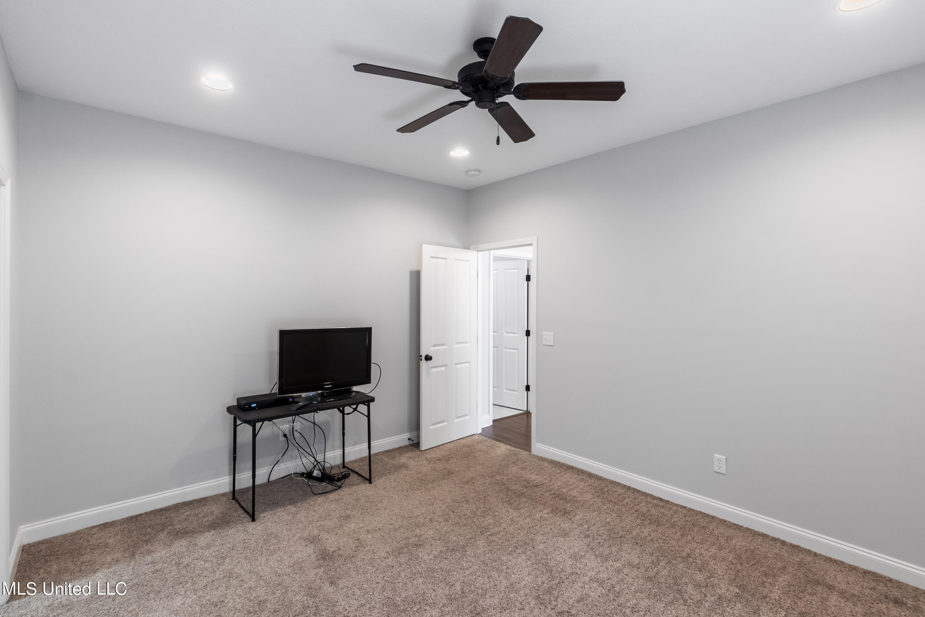 169 Harvey Circle Canton, MS 39046 - Photo 14 of 21 169 Harvey Circle-16