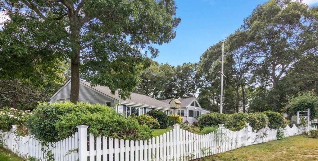 3 Farnum Road Bourne, MA 02532 - Photo 13 of 38