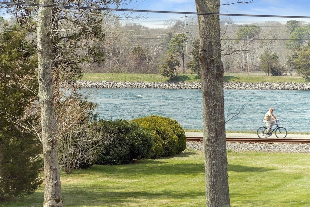 3 Farnum Road Bourne, MA 02532 - Photo 33 of 38