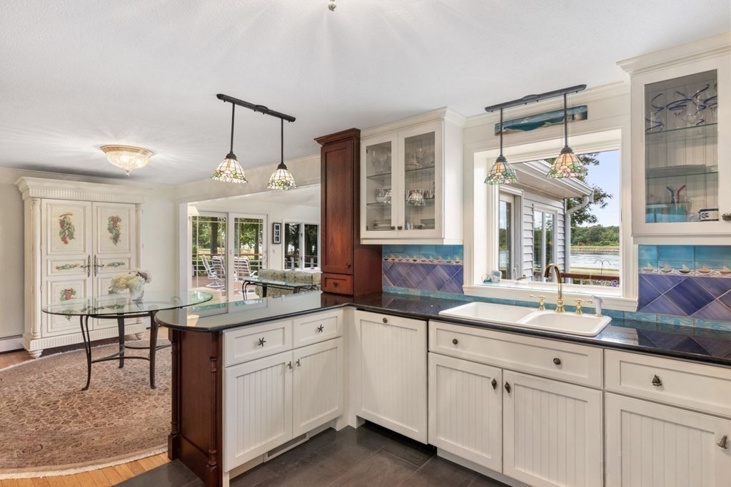 3 Farnum Road Bourne, MA 02532 - Photo 8 of 38