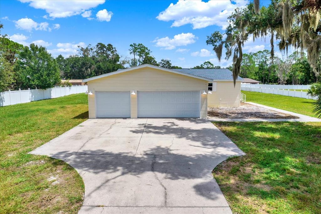 17403 Estes Road Lutz, FL 33549 - Photo 1 of 27 Gallery Image 1