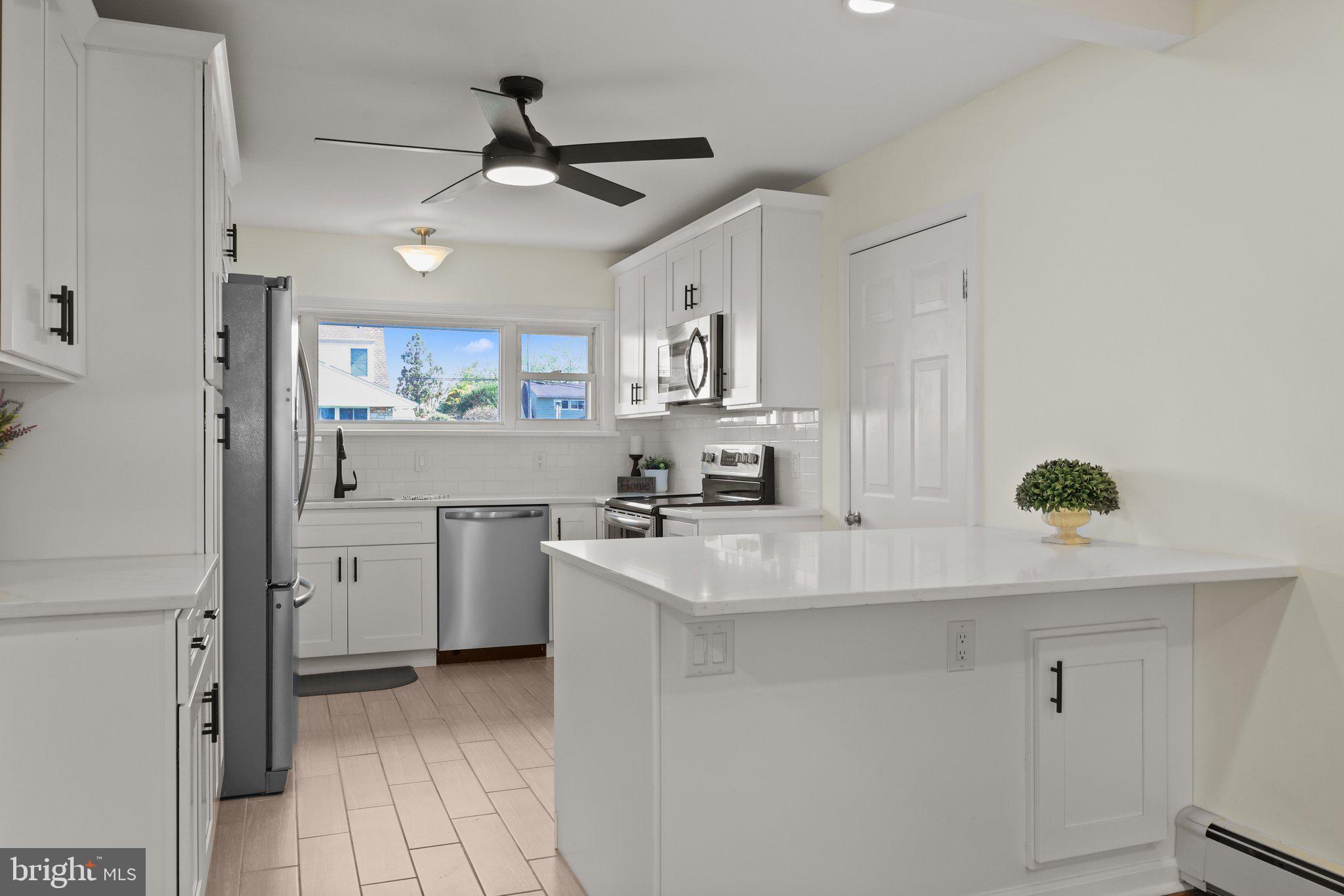 11 Hawk Road Levittown, PA 19056 - Photo 11 of 35 Kitchen