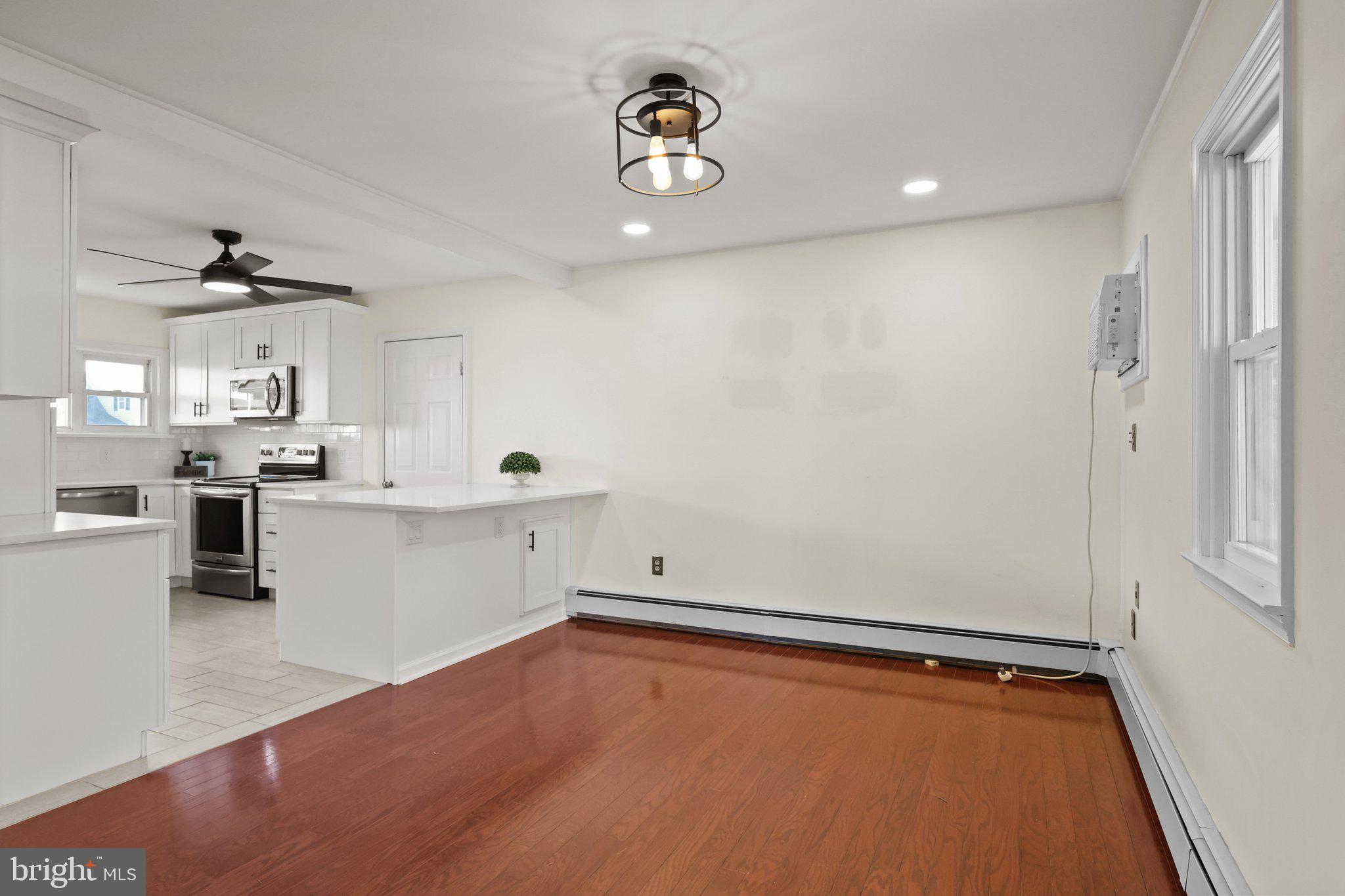 11 Hawk Road Levittown, PA 19056 - Photo 13 of 35 Dining Area