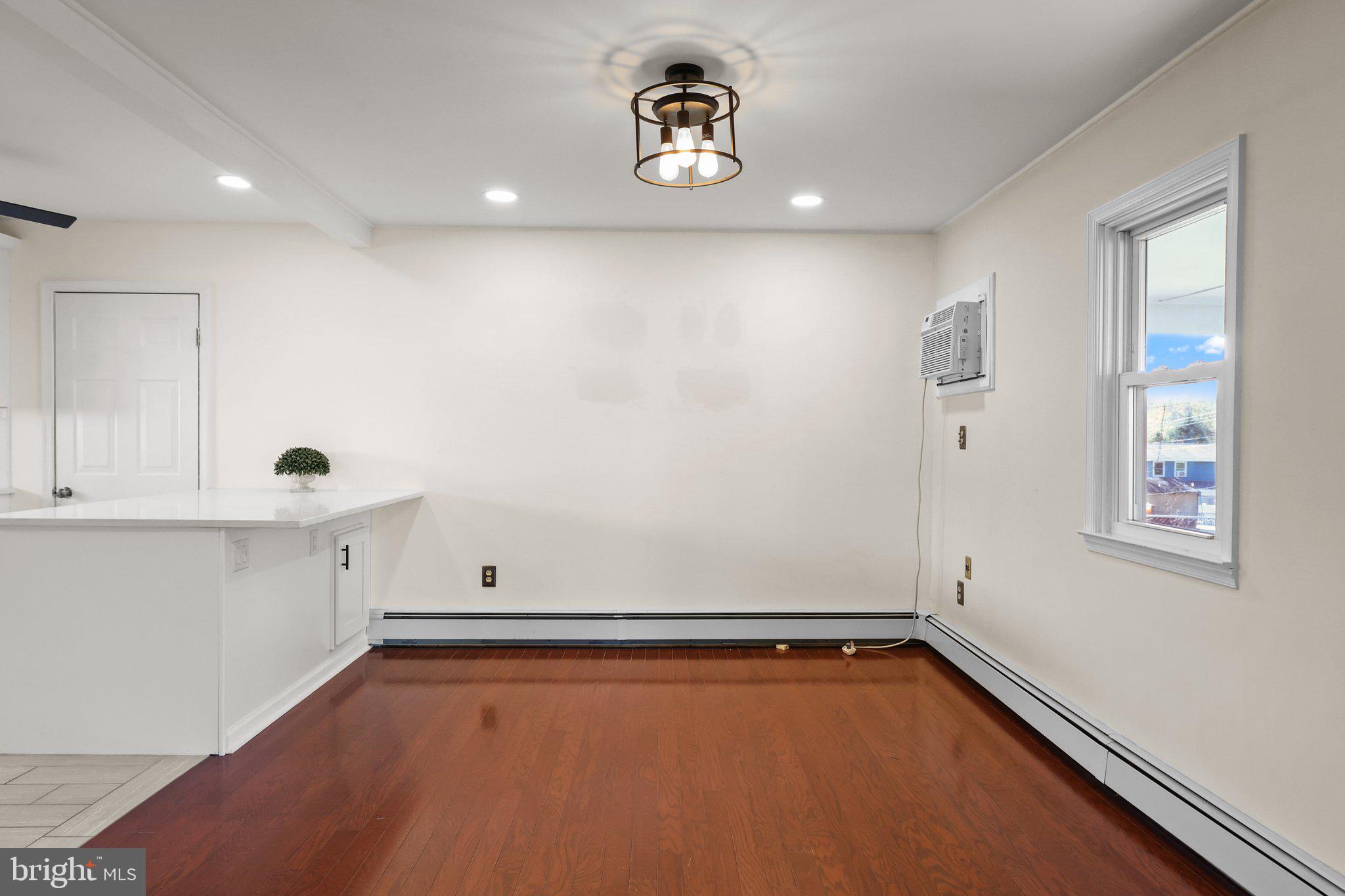11 Hawk Road Levittown, PA 19056 - Photo 14 of 35 Dining Area