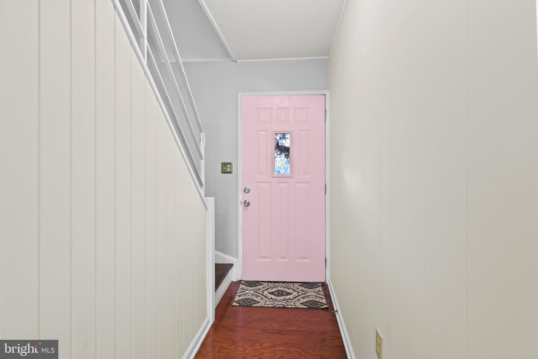 11 Hawk Road Levittown, PA 19056 - Photo 3 of 35 Front Hall