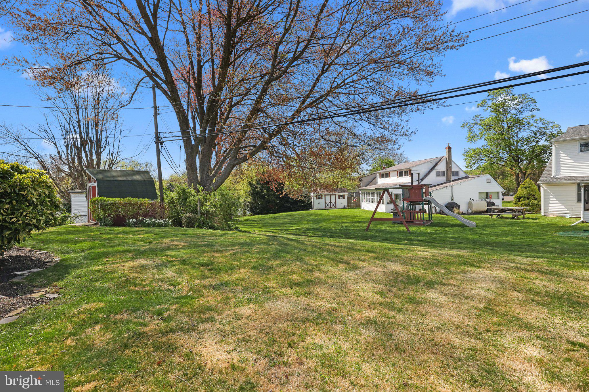 11 Hawk Road Levittown, PA 19056 - Photo 32 of 35 Exterior Back