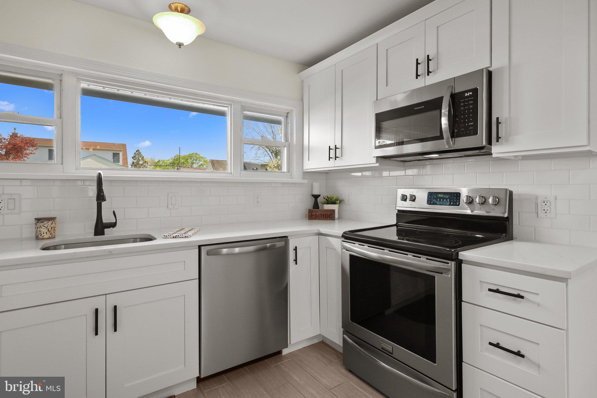 11 Hawk Road Levittown, PA 19056 - Photo 10 of 35 Kitchen