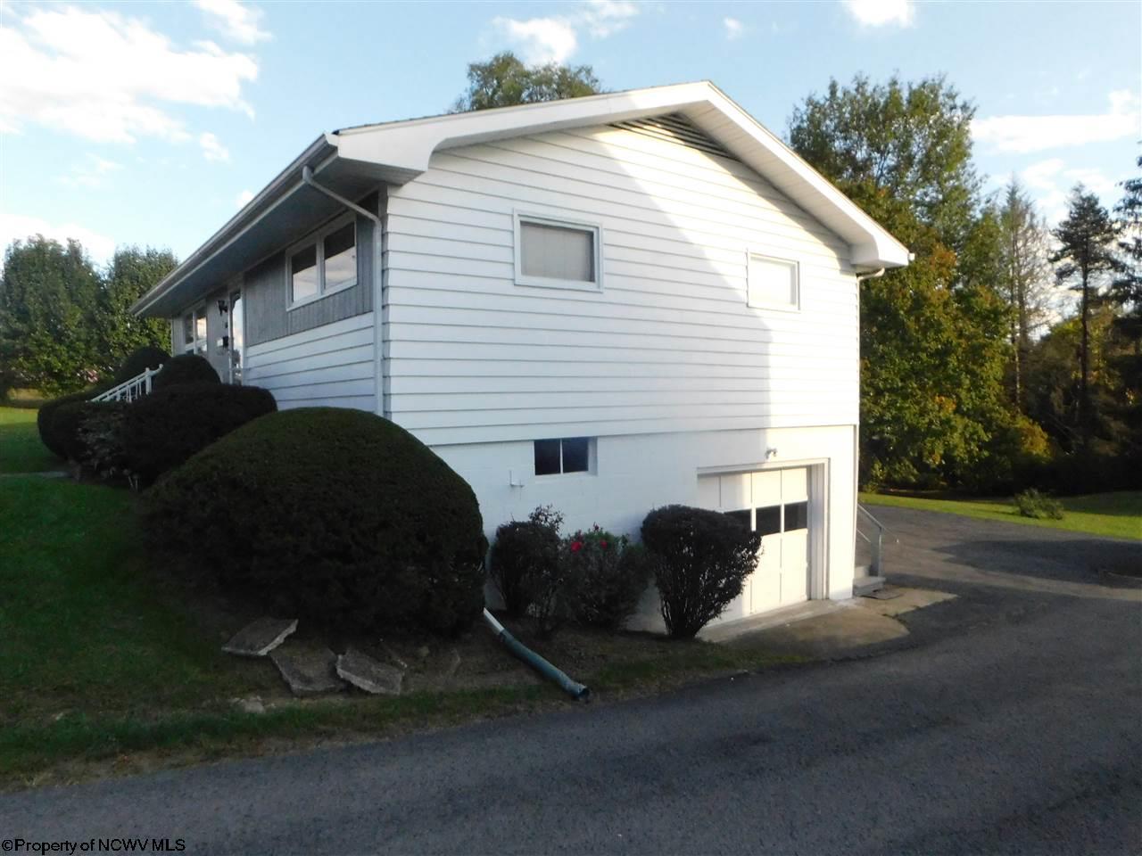 506 Country Club Road Fairmont, WV 26554 - Photo 4 of 26 Gallery Image 4