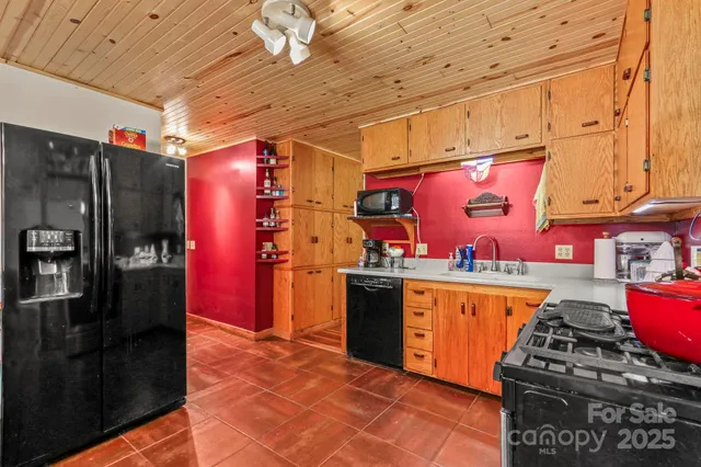 a view of a storage & utility room