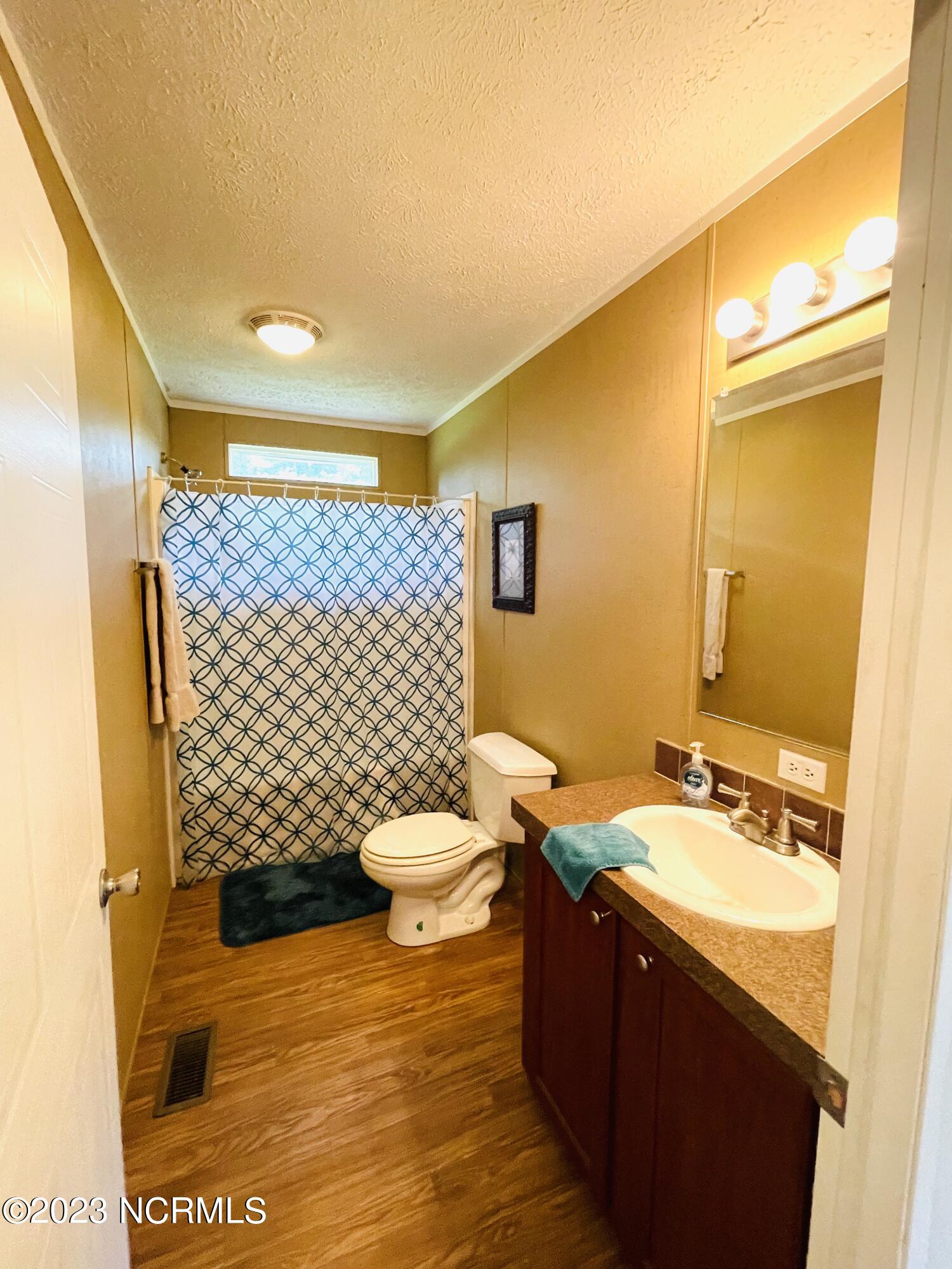 112 Cain Loop Road Elizabethtown, NC 28337 - Photo 12 of 17 Hall Guest Bath