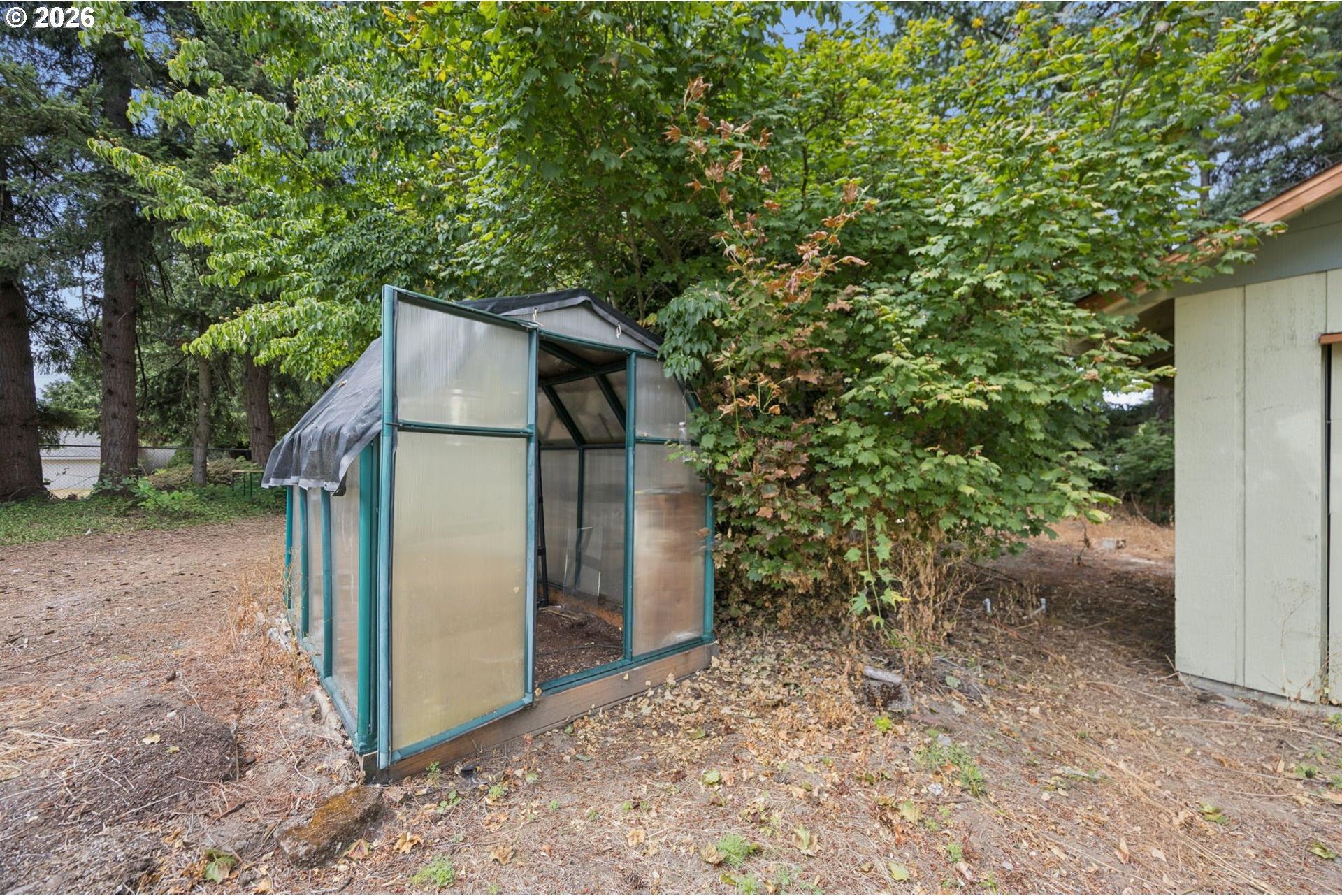 5127 Southeast Welch Road Gresham, OR 97080 - Photo 42 of 46 Greenhouse