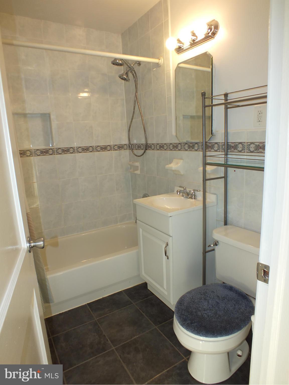 6938 Oak Ridge Road Falls Church, VA 22042 - Photo 17 of 29 Bath