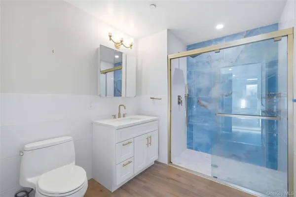 $3,900 | 62 South Street, Unit 201, Oyster Bay, NY 11771