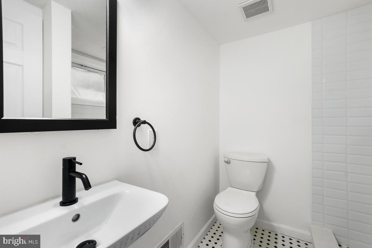 6600 Queens Chapel Road University Park, MD 20782 - Photo 51 of 72 En-suite bathroom in lower level bedroom