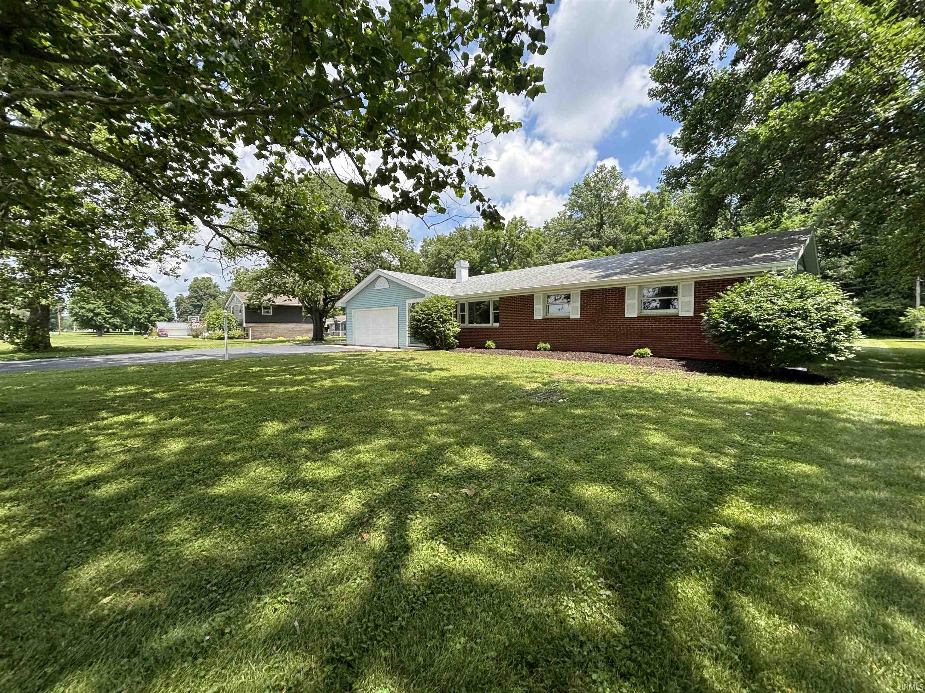 12312 Johnson Road Churubusco, IN 46723 - Photo 3 of 30