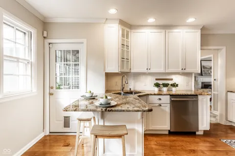 $575,000 | 909 East 58th Street, Indianapolis, IN 46220