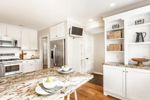 $575,000 | 909 East 58th Street, Indianapolis, IN 46220