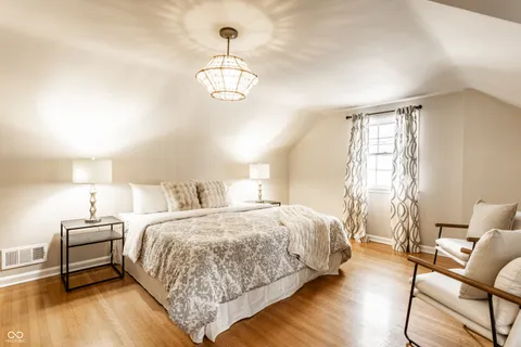 $575,000 | 909 East 58th Street, Indianapolis, IN 46220