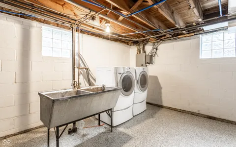 $575,000 | 909 East 58th Street, Indianapolis, IN 46220