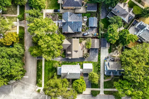 $575,000 | 909 East 58th Street, Indianapolis, IN 46220