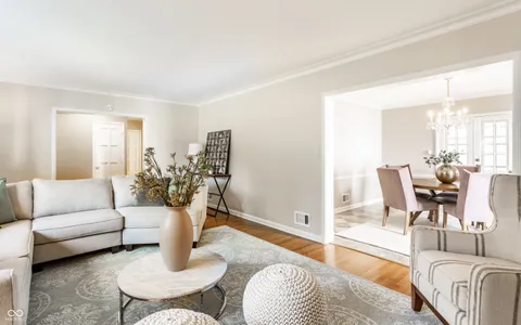 $575,000 | 909 East 58th Street, Indianapolis, IN 46220