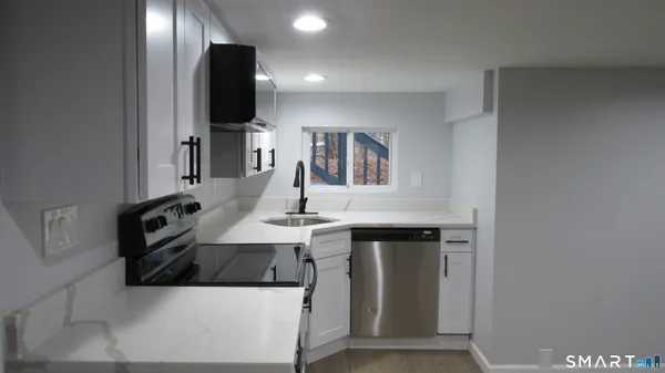 $2,200 | 17 Woodbine Street, Torrington, CT 06790