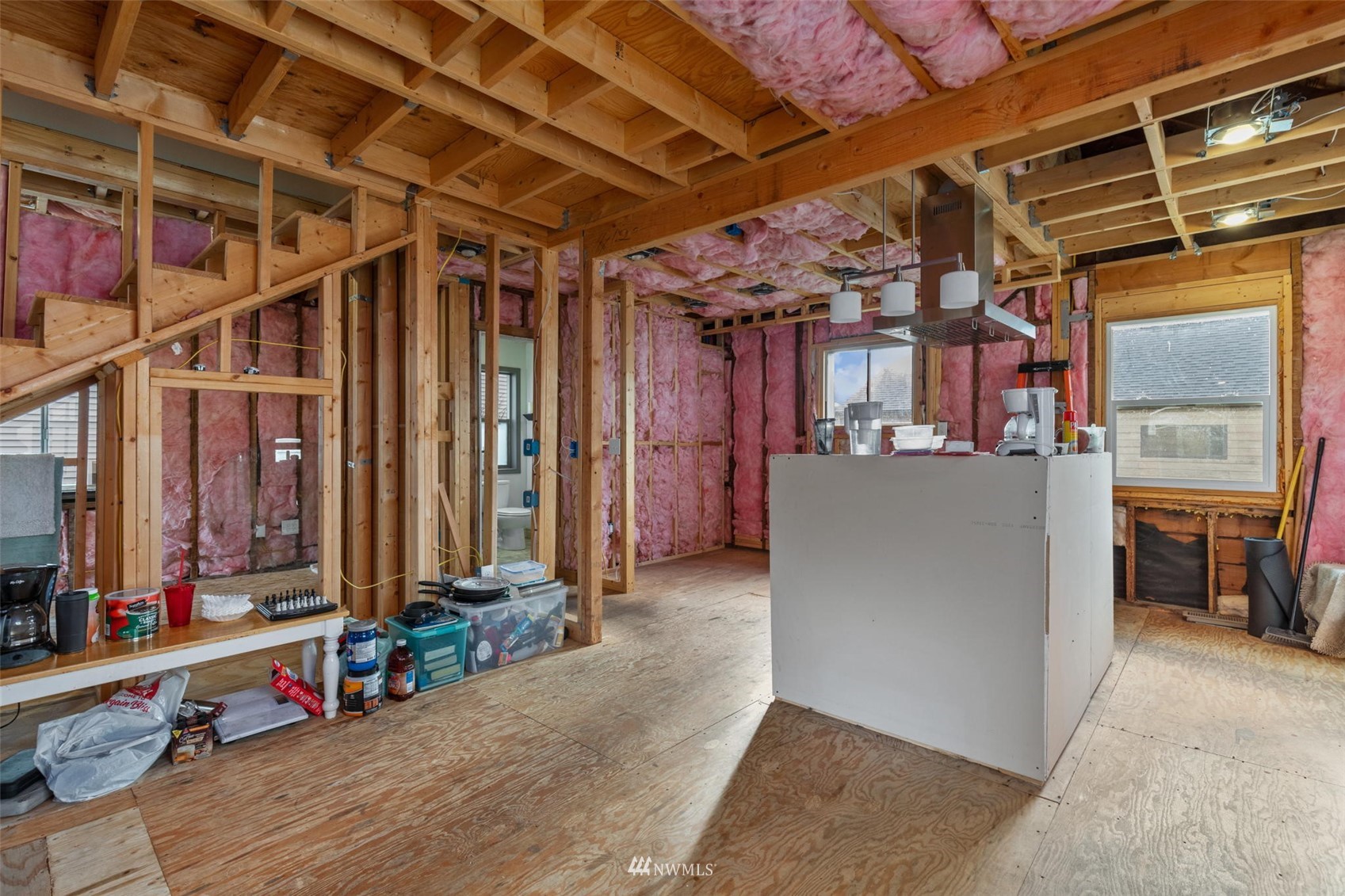 10325 Midvale Avenue North Seattle, WA 98133 - Photo 14 of 39 a view of a storage & utility room