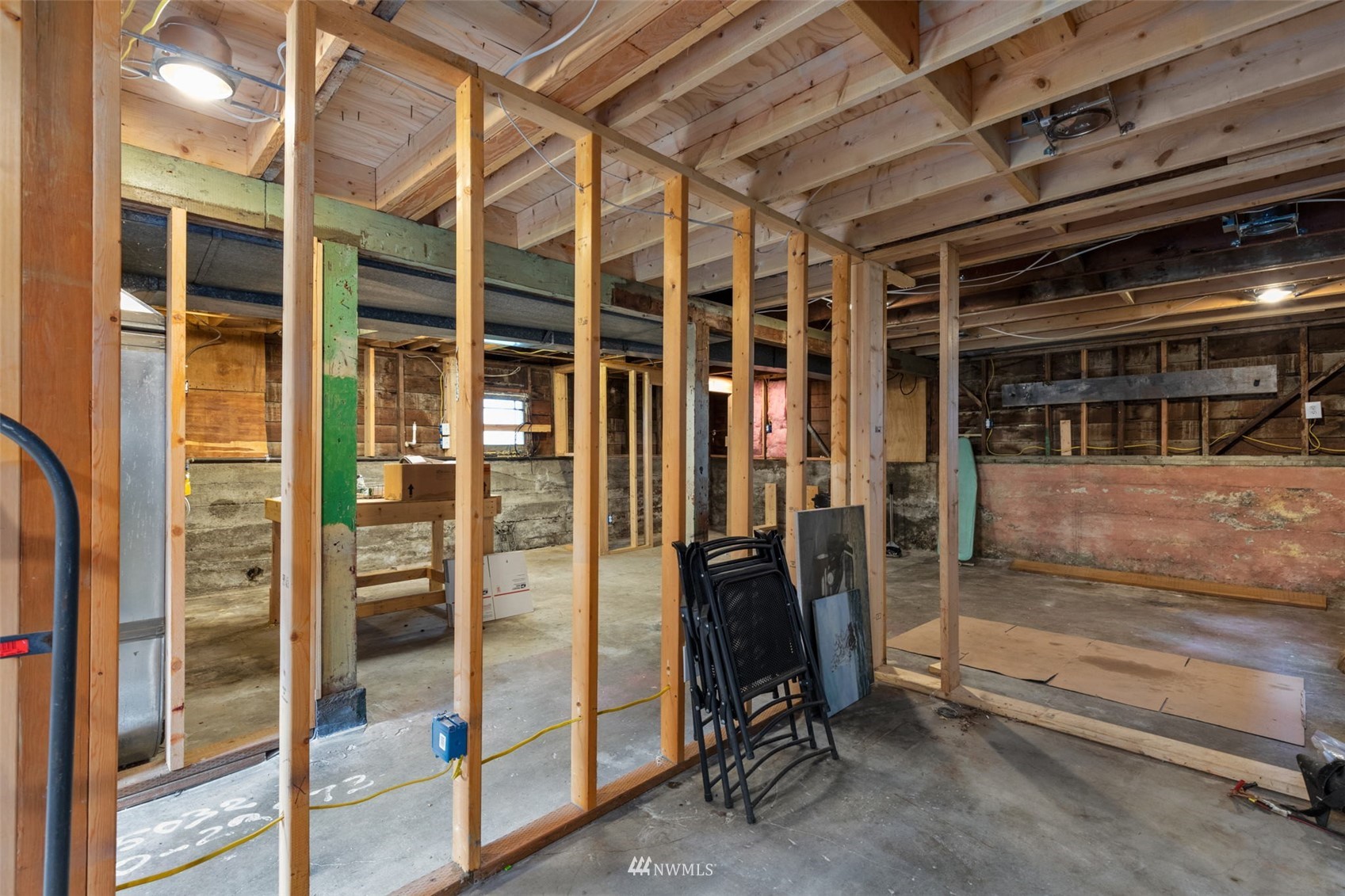 10325 Midvale Avenue North Seattle, WA 98133 - Photo 26 of 39