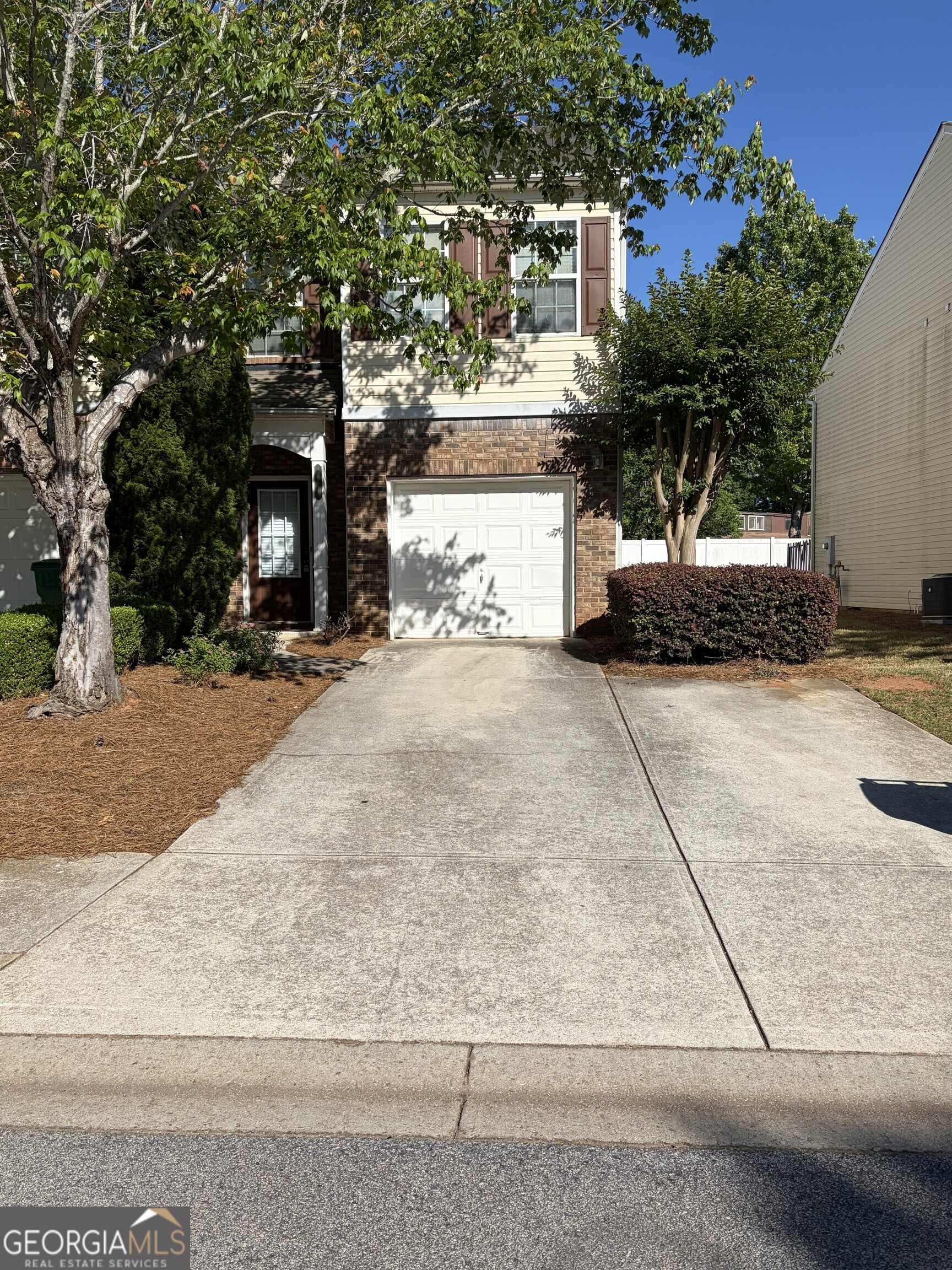 2911 Snapfinger Manor Decatur, GA 30035 - Photo 1 of 13