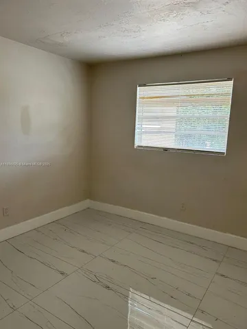 $189,900 | Kadell Heights, Miami, FL 33161