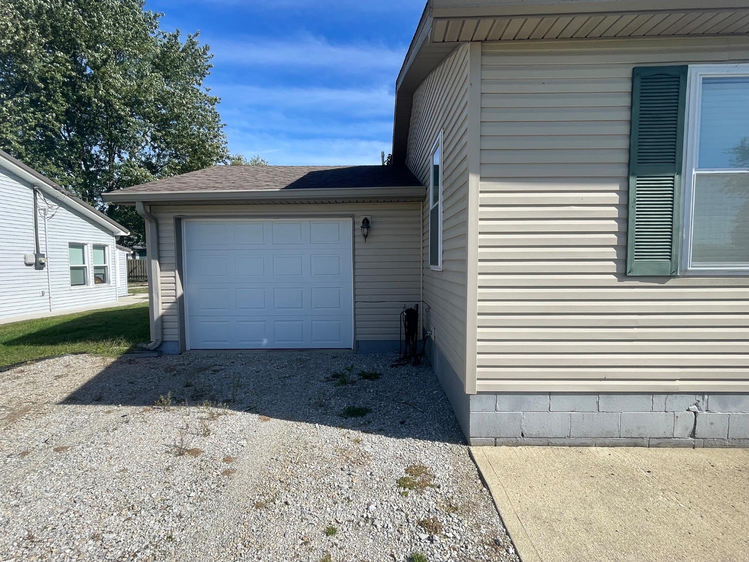 1350 South Ruth Street Rushville, IN 46173 - Photo 4 of 27