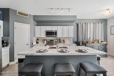 $430,000 | 7218 South 40th Lane, Phoenix, AZ 85041