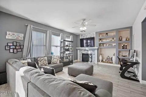 $430,000 | 7218 South 40th Lane, Phoenix, AZ 85041